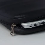 ⁦حقيبة لابتوب - اسود⁩ - الصورة ⁦5⁩