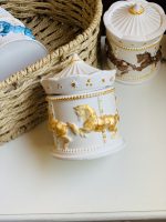 بيت الأحصنة - اصفر