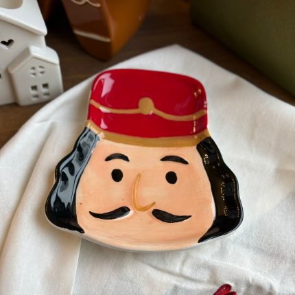 صحن كسارة البندق