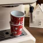 ⁦فنجان قهوة احمر⁩ - الصورة ⁦2⁩