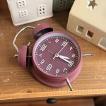 ⁦ساعة منبه- بنفسجي⁩ - الصورة ⁦2⁩