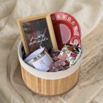 ⁦هدية يوم الام باللون الاحمر⁩ - الصورة ⁦2⁩