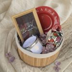 هدية يوم الام باللون الاحمر