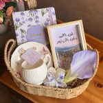 هدية يليق بنا ان نزهر🌸🌷